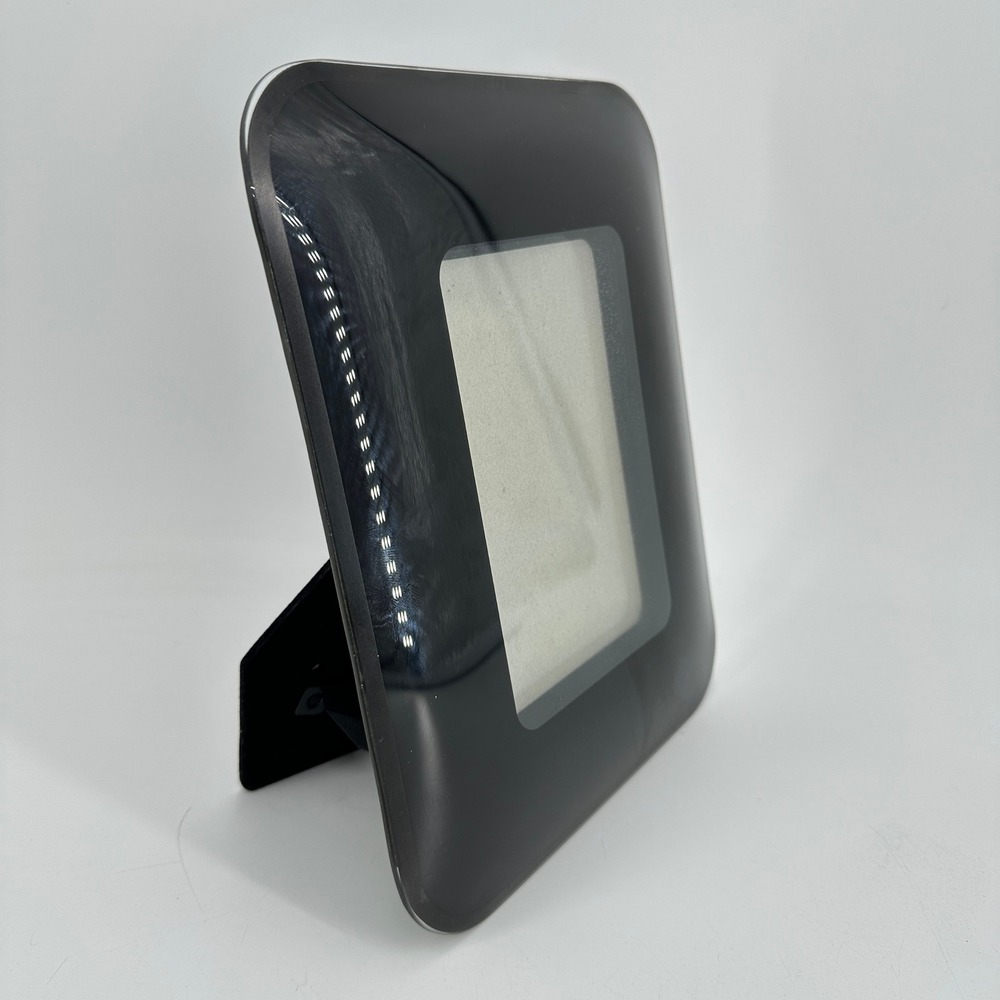 Modern Curved Black Glass 4x6 Picture Frame with Velvet Backing and Stand